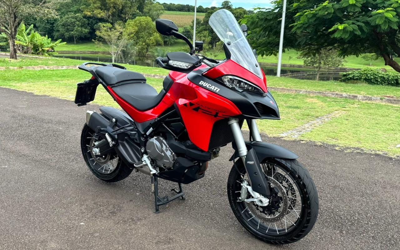 DUCATI MULTISTRADA V2S  na cor Vermelho em Londrina / PR - 880090