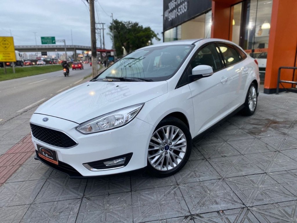 Ford Focus Sedan 2.0 16V/2.0 16V Flex 4p Aut. na cor Branco em São José / SC - 880170