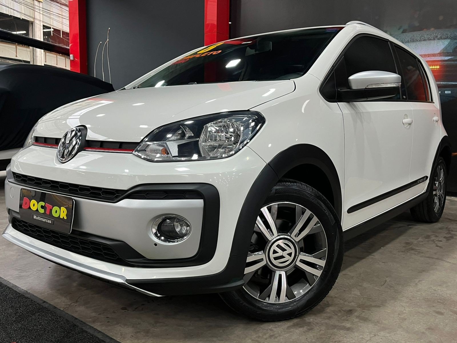 Volkswagen Up! cross 1.0 TSI Total Flex 12V 5p na cor Branco no São Leopoldo / RS - 880251