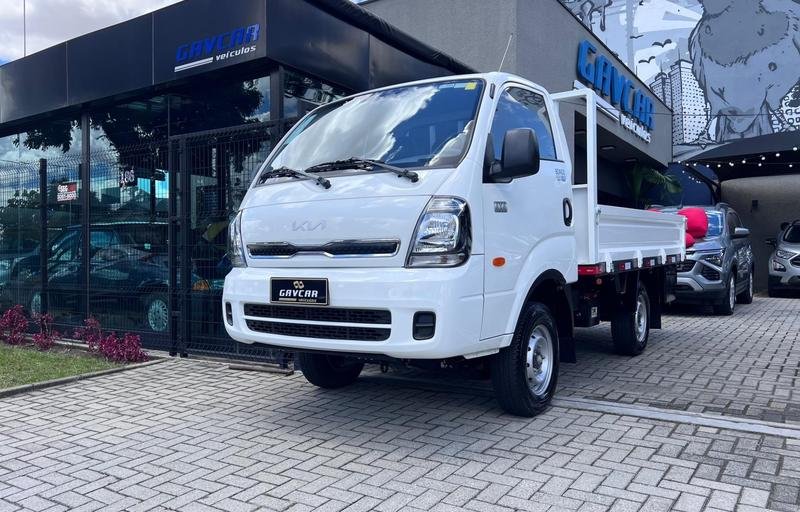 Kia Bongo K-2500 2.5 4x2 TB Diesel na cor Branco em Curitiba / PR - 880435