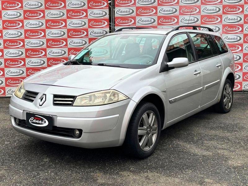 Renault Megane Grand Tour Dynam. Hi-Flex 1.6 16V na cor Prata em Curitiba / PR - 880558