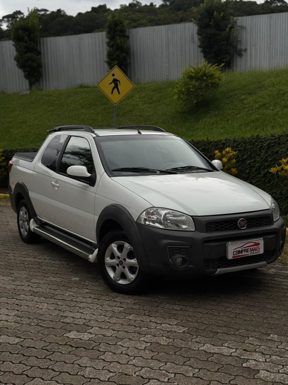 Fiat Strada Working HARD 1.4 Fire Flex 8V CE na cor Branco em Joinville / SC - 880824