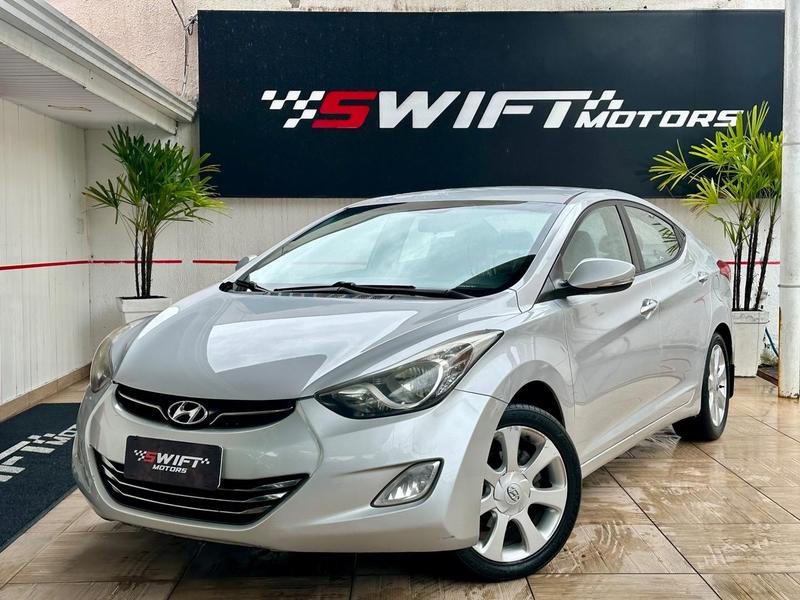 Hyundai Elantra GLS 1.8 16V na cor Prata em Curitiba / PR - 882571