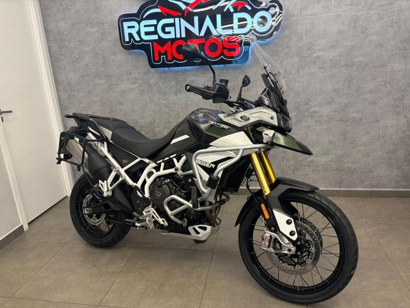 TRIUMPH TIGER 900 RALLY PRO  na cor Verde em Araucária / PR - 883049