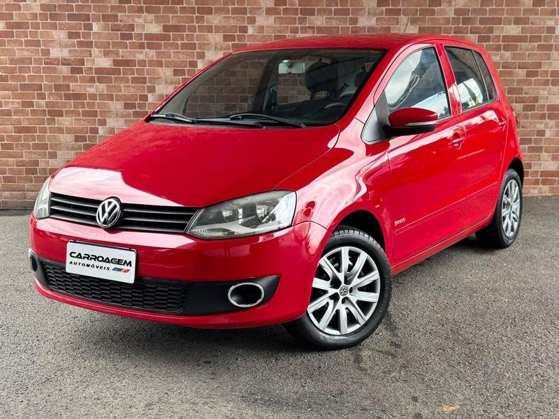 Volkswagen Fox 1.6 Mi Total Flex 8V 5p na cor Vermelho em Curitiba / PR - 883114