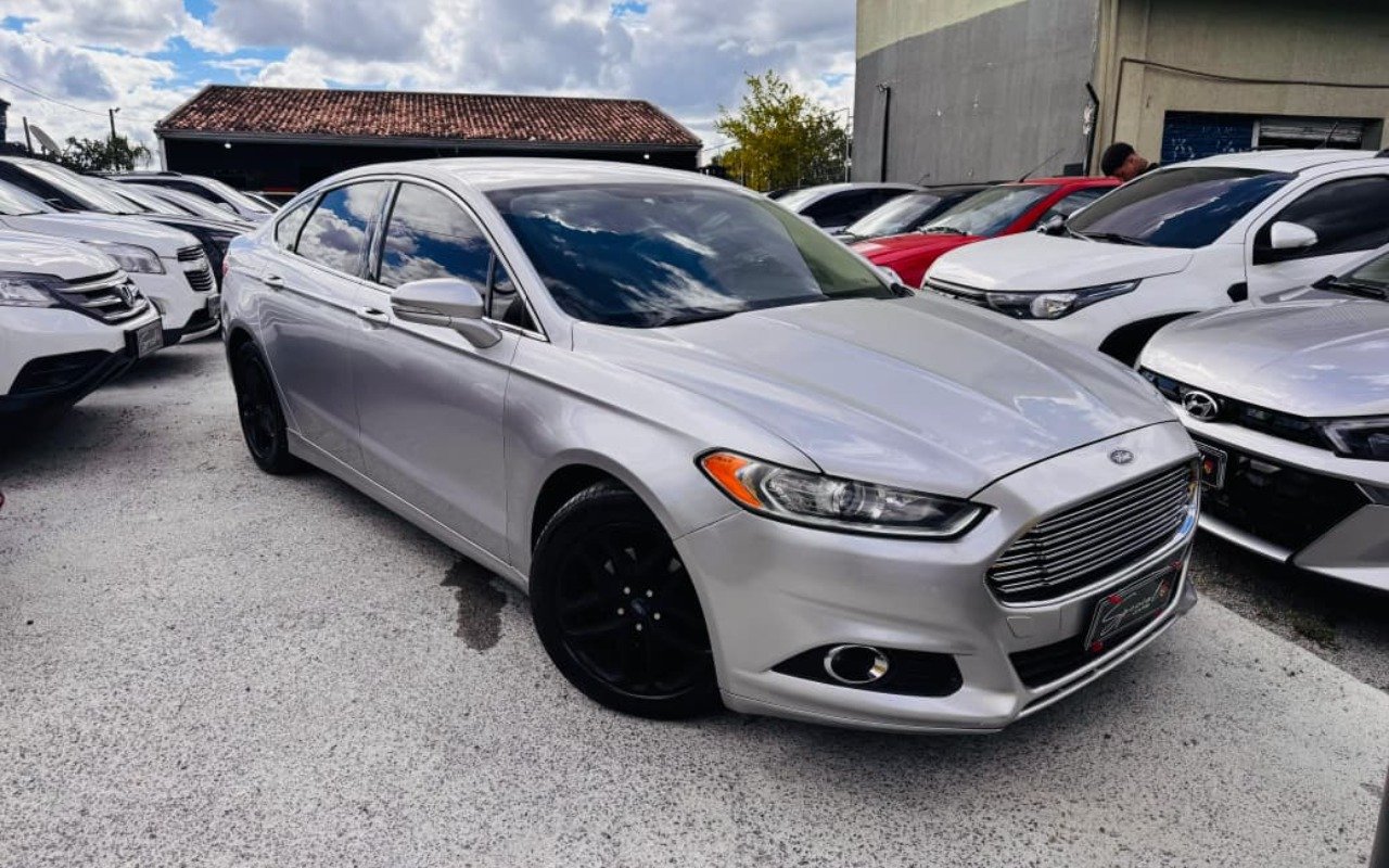 Ford Fusion 2.5L I-VCT Flex Aut. na cor Prata em Pinhais / PR - 883207