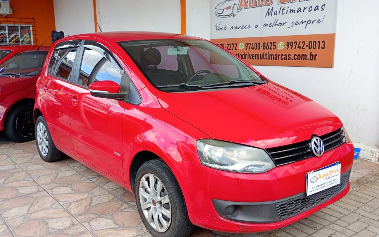 Volkswagen Fox 1.0 Mi Total Flex 8V 5p na cor Vermelho em Curitiba / PR - 883209
