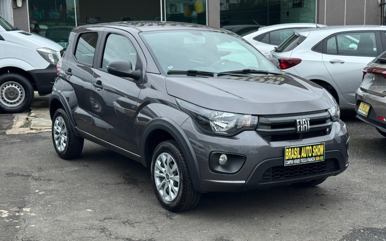 Fiat Mobi LIKE 1.0 Fire Flex 5p. na cor Cinza em Colombo / PR - 883276