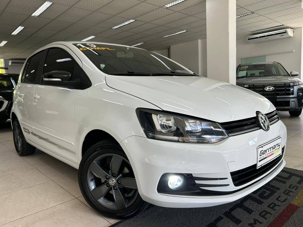 Volkswagen Fox Connect 1.6 Flex 8V 5p na cor Branco em Blumenau / SC - 883506