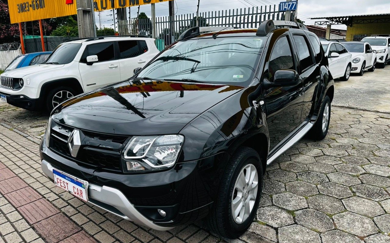 Renault Duster 1.6 Hi-Flex 16V Mec. na cor Preto em Pinhais / PR - 885291