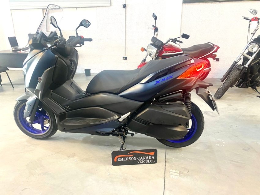 YAMAHA XMAX 250 ABS Darth Vader  na cor Azul em Campinas / SP - 885442