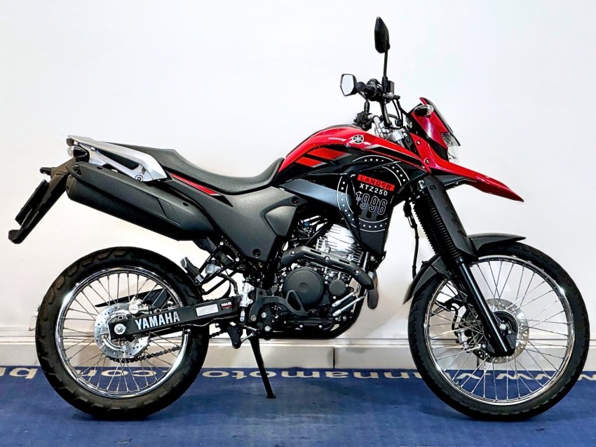 YAMAHA XTZ 250 LANDER 249cc/LANDER BLUEFLEX/ABS  na cor Vermelho em Curitiba / PR - 885466