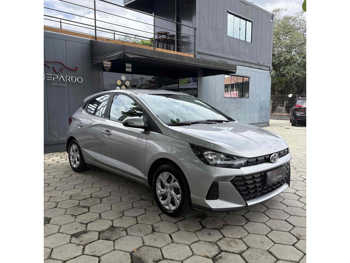 Hyundai HB20 Comfort 1.0 Flex 12V Mec. na cor Prata em Joinville / SC - 885499