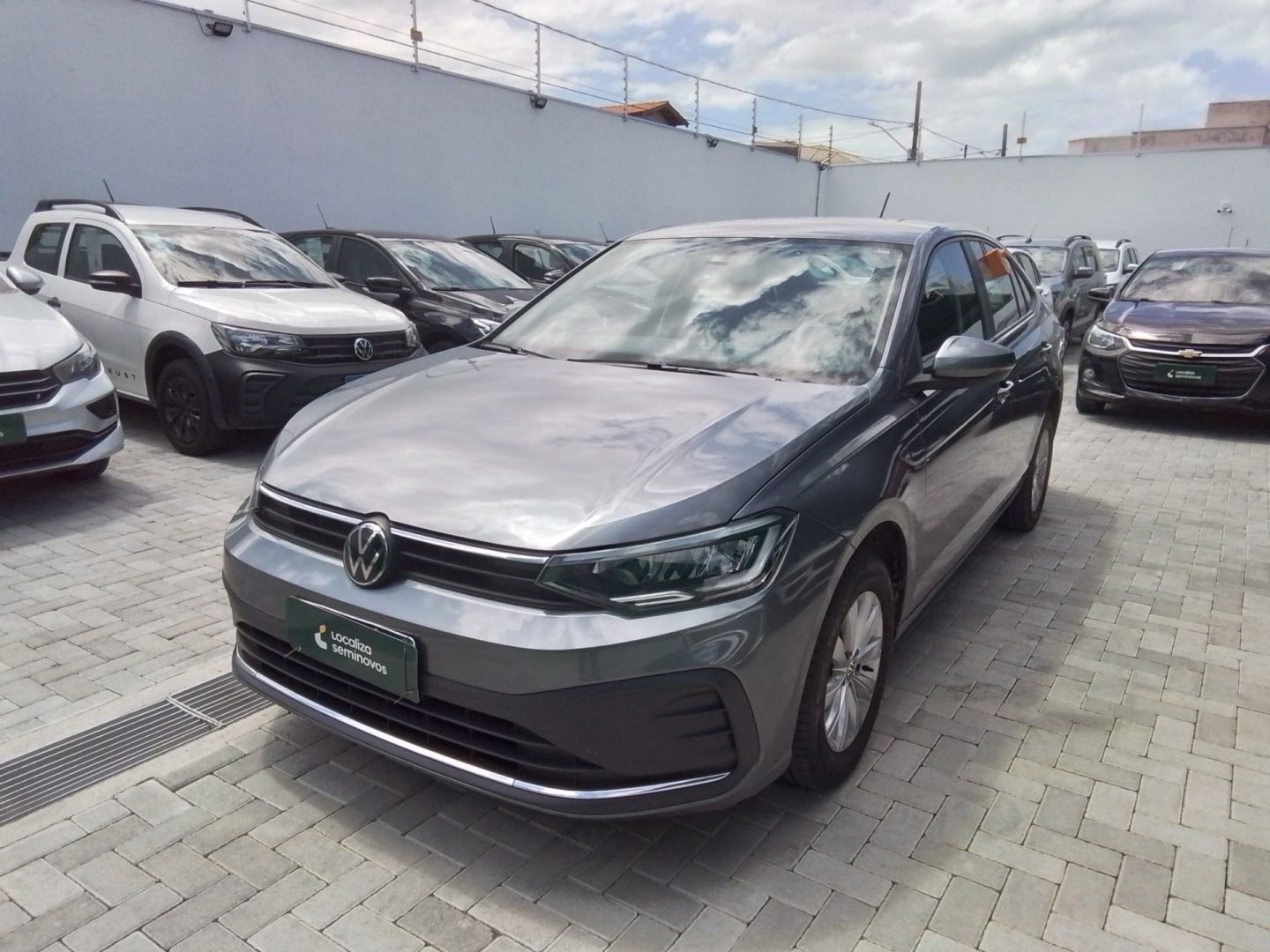 Volkswagen Virtus TSI 1.0 Flex 12V 4p Aut. na cor Cinza em Brusque / SC - 885723