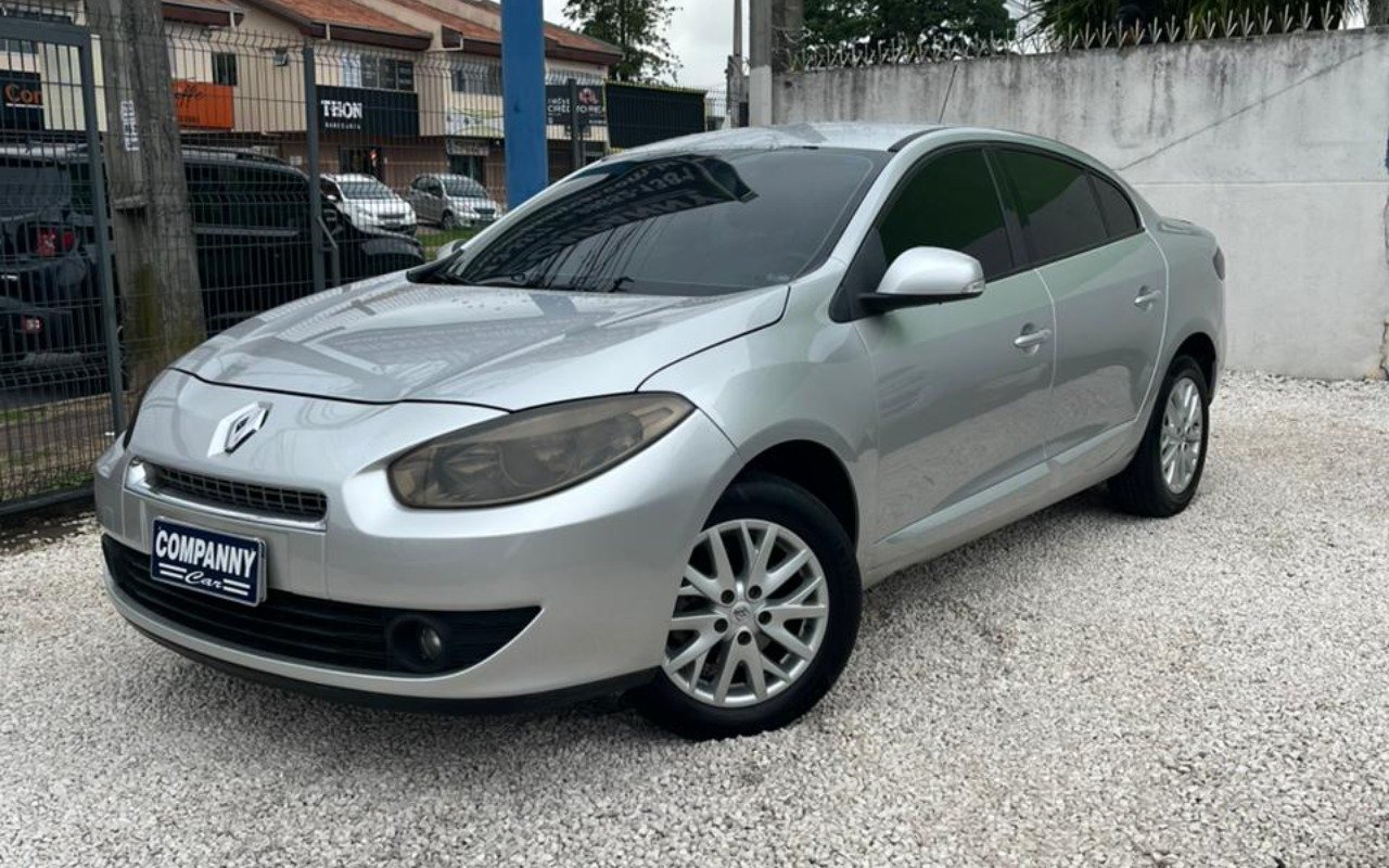 Renault Fluence Sed. Dynamique 2.0 16V FLEX Aut. na cor Prata em Curitiba / PR - 885923