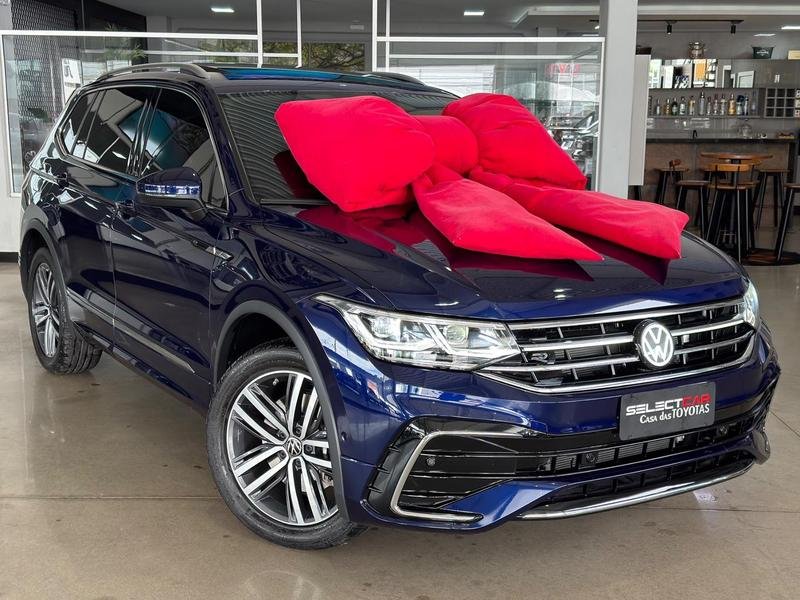 Volkswagen Tiguan Allspac R-Line 300 TSI 2.0 na cor Azul em São José dos Pinhais / PR - 886225