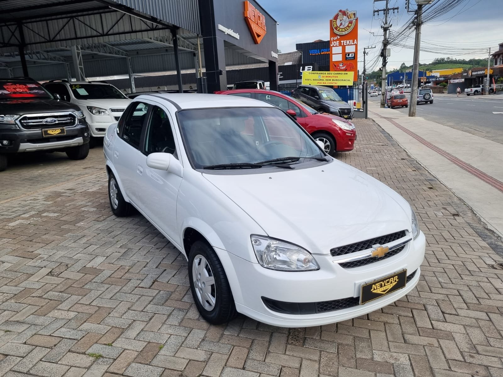 Chevrolet Classic Life/LS 1.0 VHC FlexP. 4p na cor Branco em Joinville / SC - 886512