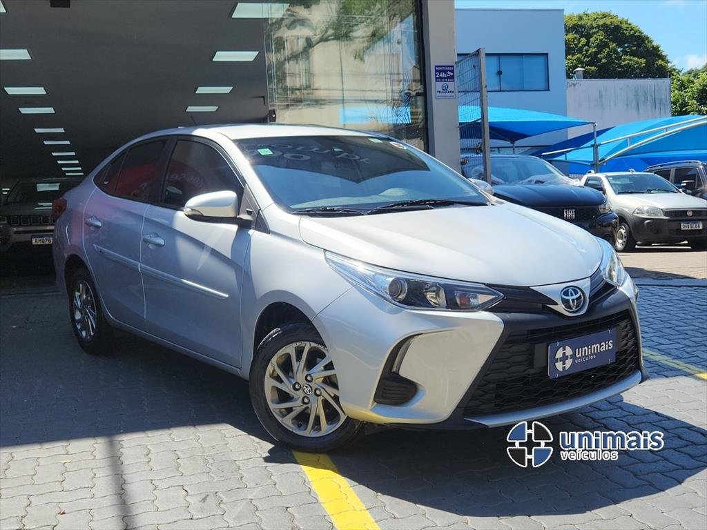 Toyota Yaris XS Sedan 1.5 Flex 16V 4p Aut. na cor Prata em Campinas / SP - 886542