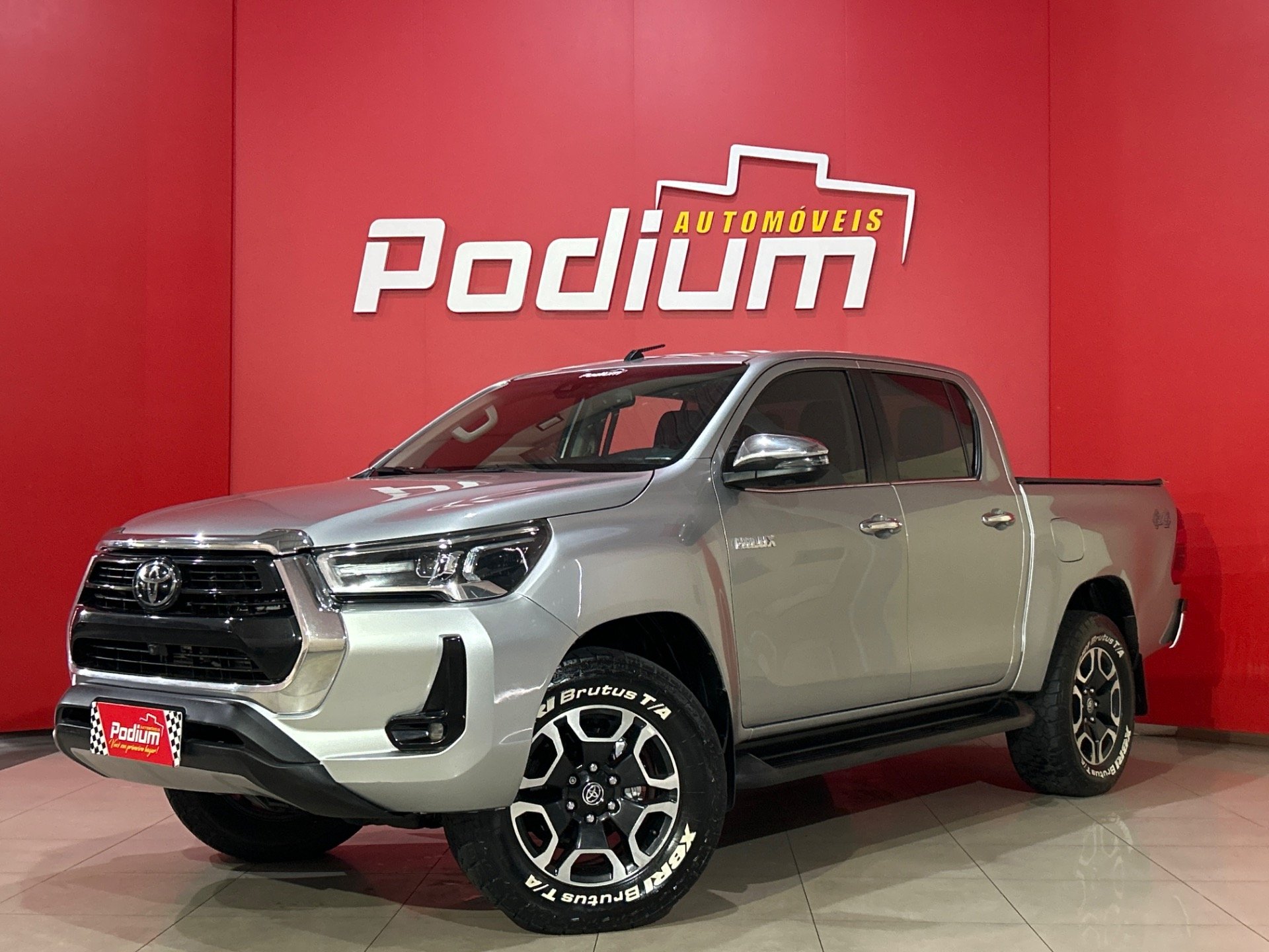 Toyota Hilux CD SRX 4x4 2.8 TDI 16V Diesel Aut. na cor Prata em Ponta Grossa / PR - 886556