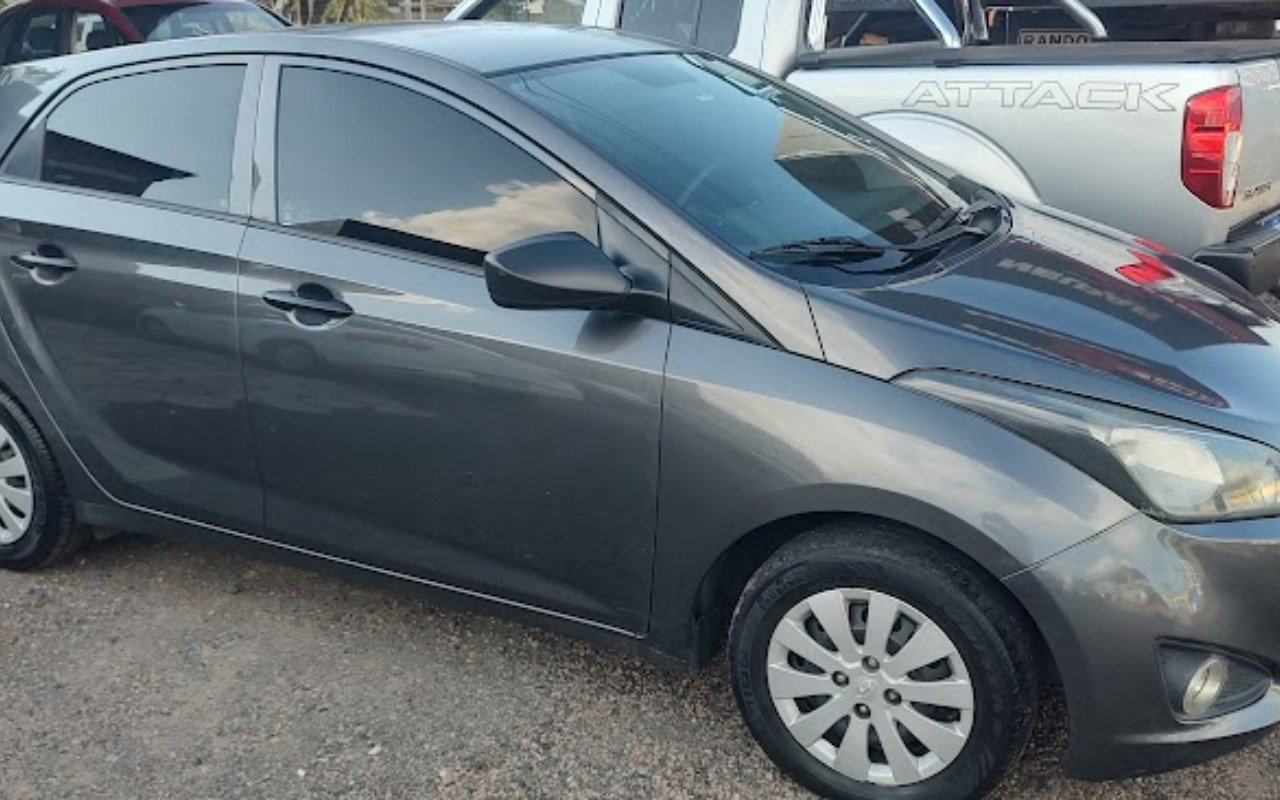 Hyundai HB20 C./C.Plus/C.Style 1.6 Flex 16V Mec. na cor Cinza em Campo Largo / PR - 887140