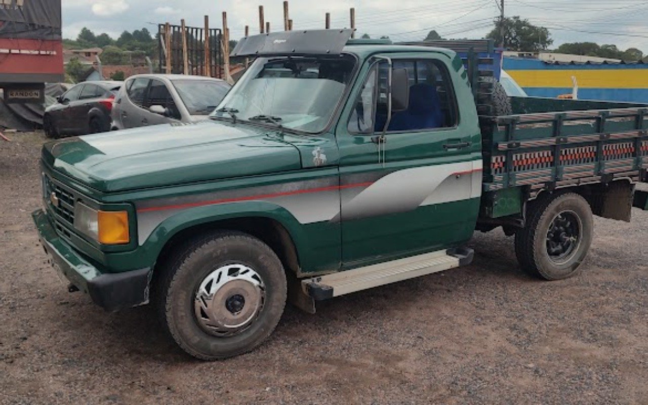 Chevrolet D-20 S / Luxe 3.9/4.0 Diesel na cor Verde em Campo Largo / PR - 887251