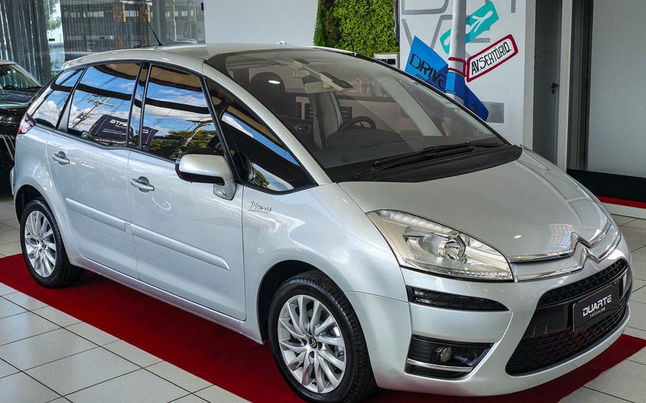 Citroën C4 Picasso Grand Picasso 2.0 16V 143cv Aut na cor Prata no Porto Alegre / RS - 887609