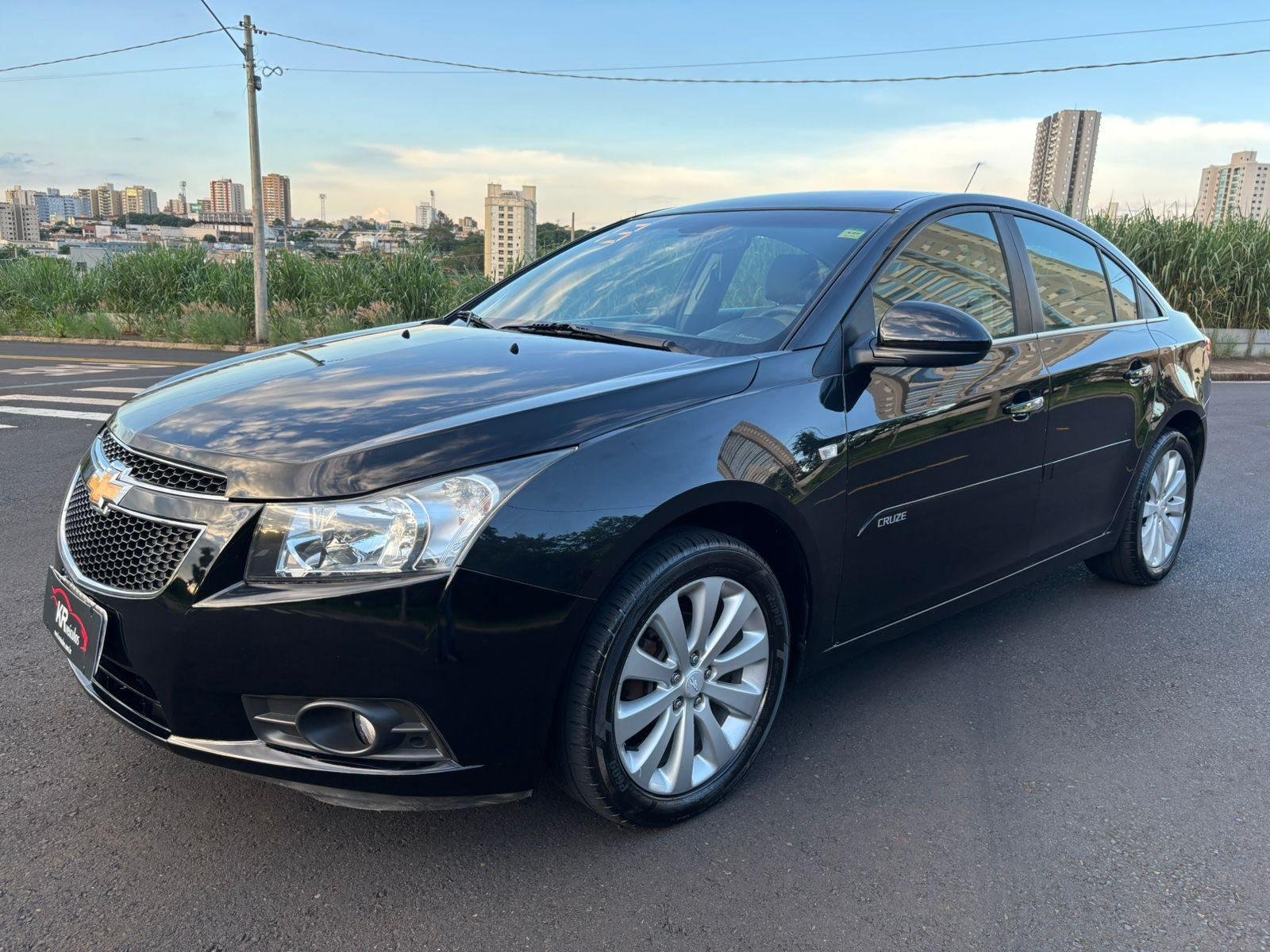 Chevrolet Cruze HB Sport LTZ 1.8 16V FlexP. 5p Aut na cor Preto em Ribeirão Preto / SP - 887752