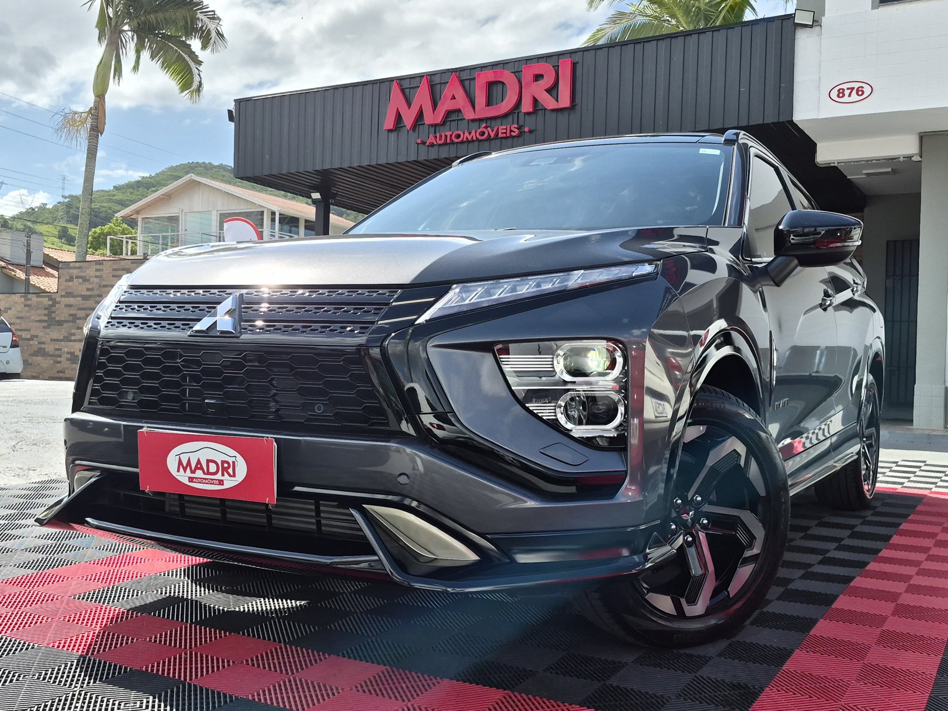 Mitsubishi Eclipse Cross HPE-S Black 1.5 16V AWC TB 165cv Aut na cor Cinza em Palhoça / SC - 887757