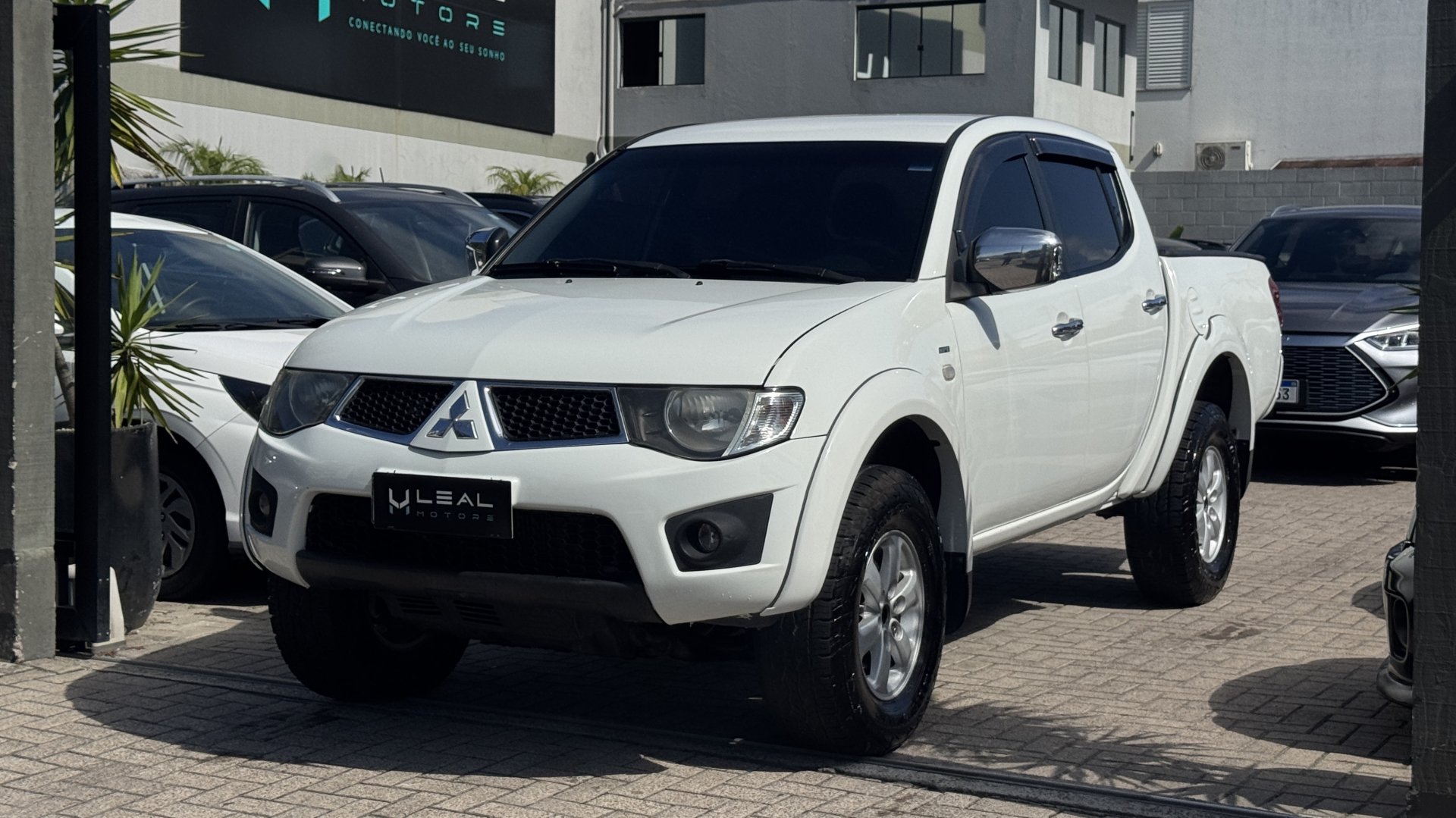 Mitsubishi L200 Triton HPE 3.5 CD V6 24V Flex Aut. na cor Branco em São José / SC - 888040