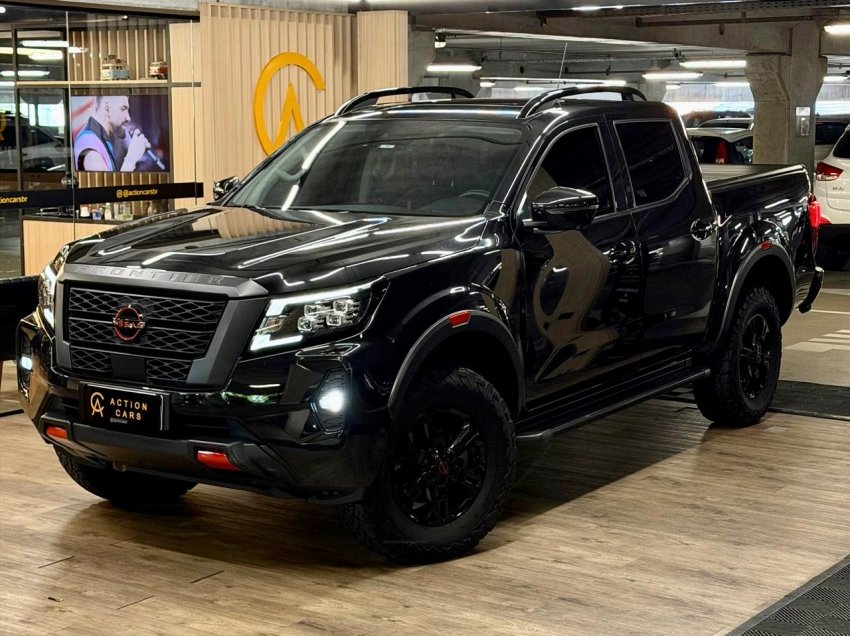 Nissan Frontier PRO4X CD 4x4 2.3 Bi-TB Die. Aut na cor Preto no Porto Alegre / RS - 888509