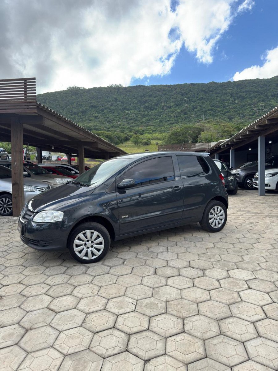 Volkswagen Fox 1.0 Mi Total Flex 8V 5p na cor Cinza no Osório / RS - 890016