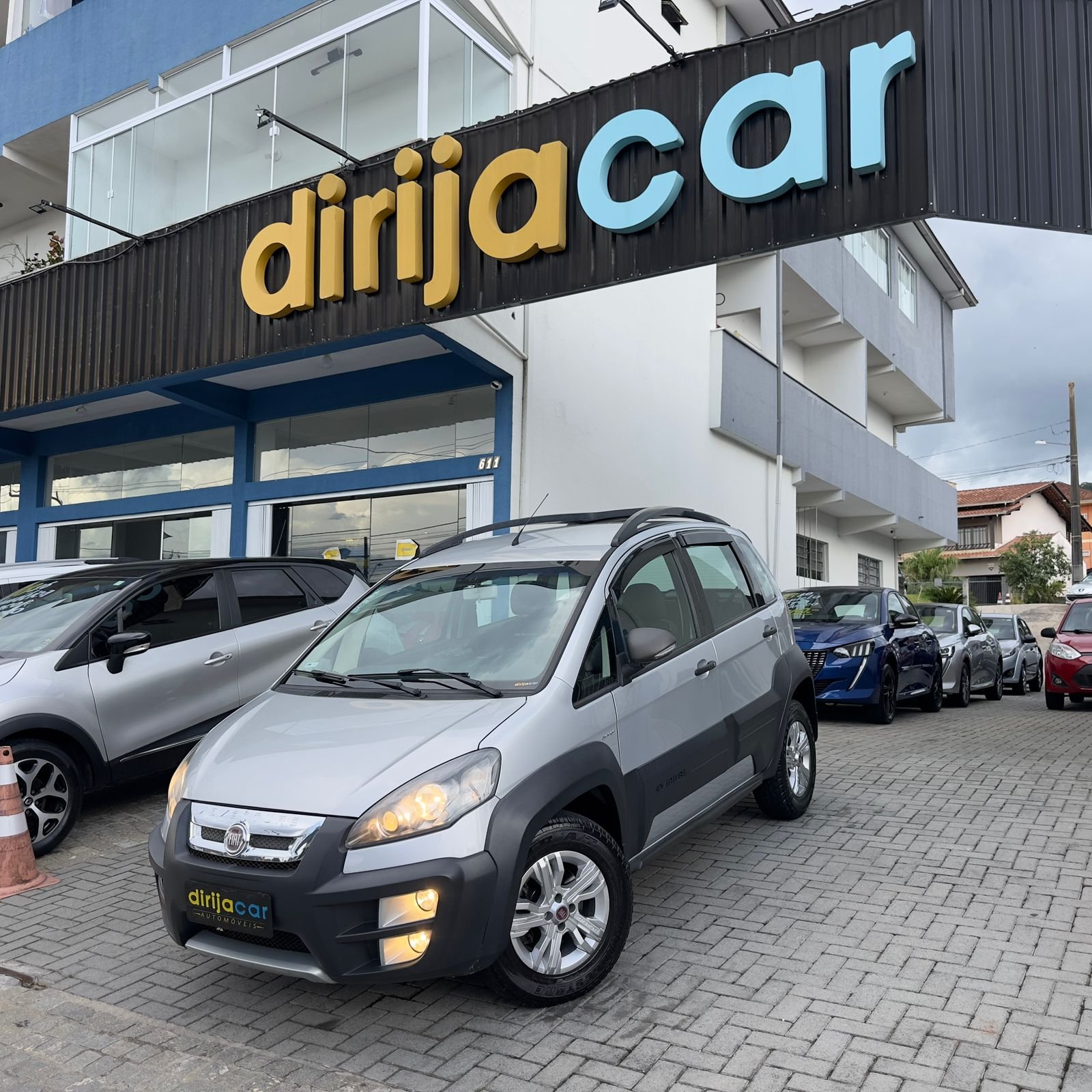 Fiat Idea Adv./ Adv.LOCK.Dualogic 1.8 Flex 5p na cor Prata em Joinville / SC - 891184