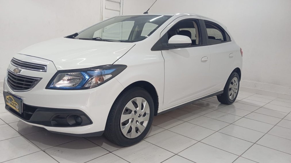Chevrolet Onix HATCH LT 1.4 8V FlexPower 5p Mec. na cor Branco em Curitiba / PR - 891416