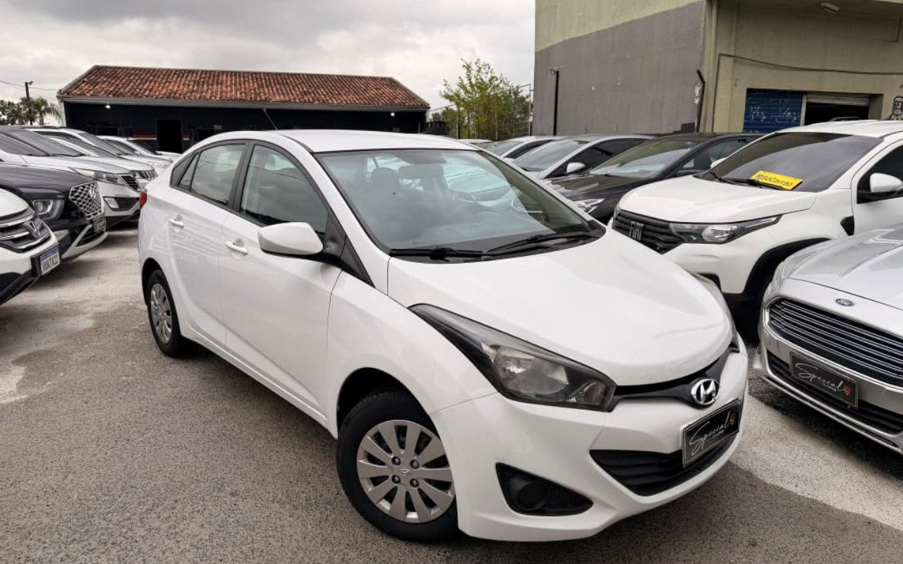 Hyundai HB20S C.Style/C.Plus1.6 Flex 16V Aut. 4p na cor Branco em Pinhais / PR - 891488
