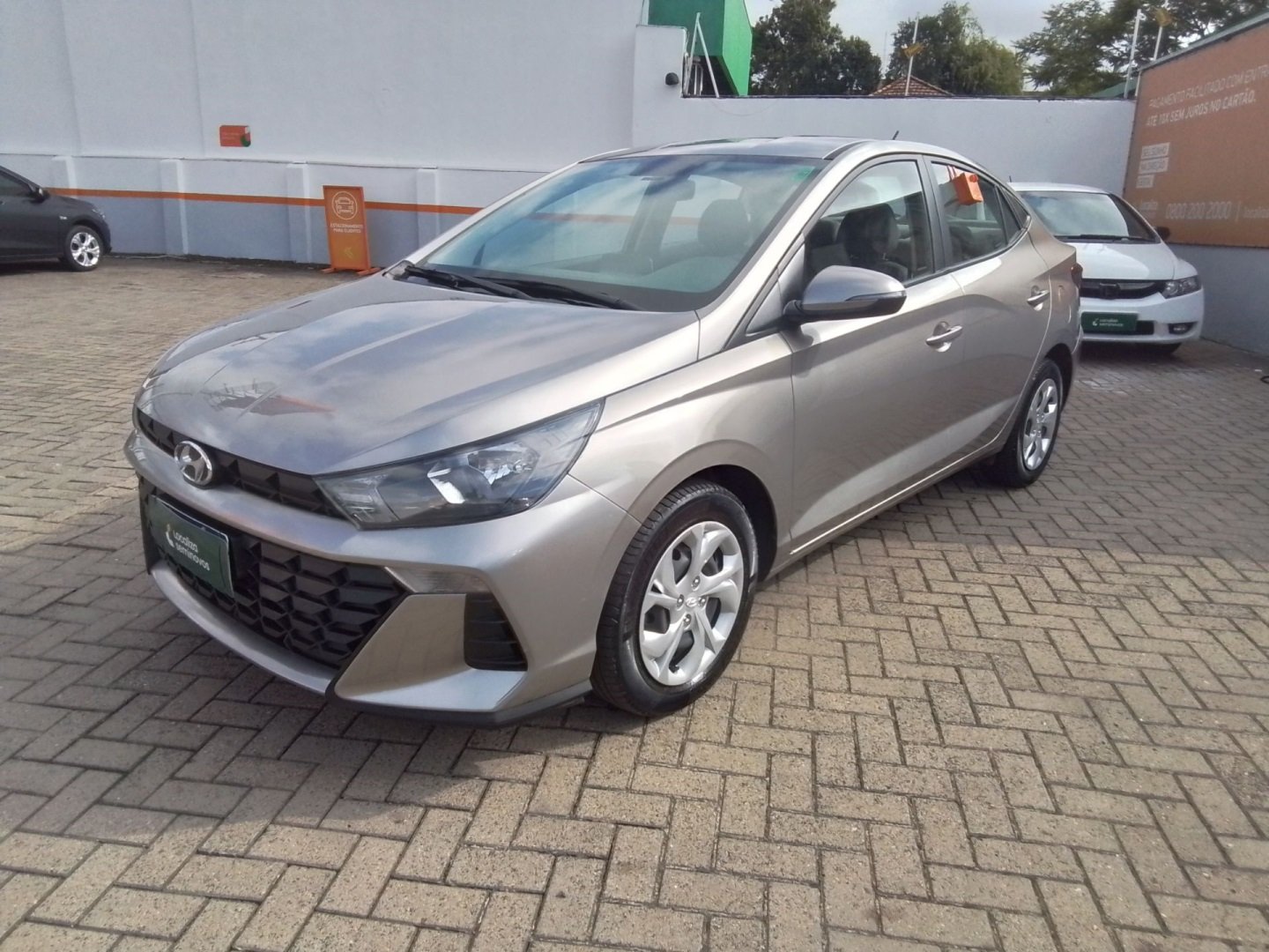 Hyundai HB20S Comfort Plus 1.0 Flex 12V Mec. na cor Prata no Porto Alegre / RS - 891535