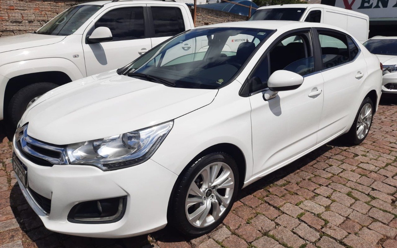 Citroën C4 Lounge Origine 1.6 Turbo Flex Mec. na cor Branco em Curitiba / PR - 891630