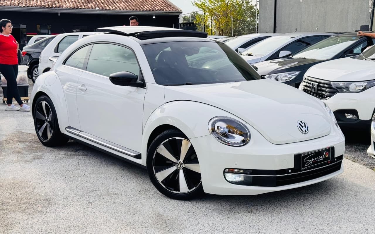 Volkswagen Fusca 2.0 TSI 16V Aut. na cor Branco em Pinhais / PR - 891864