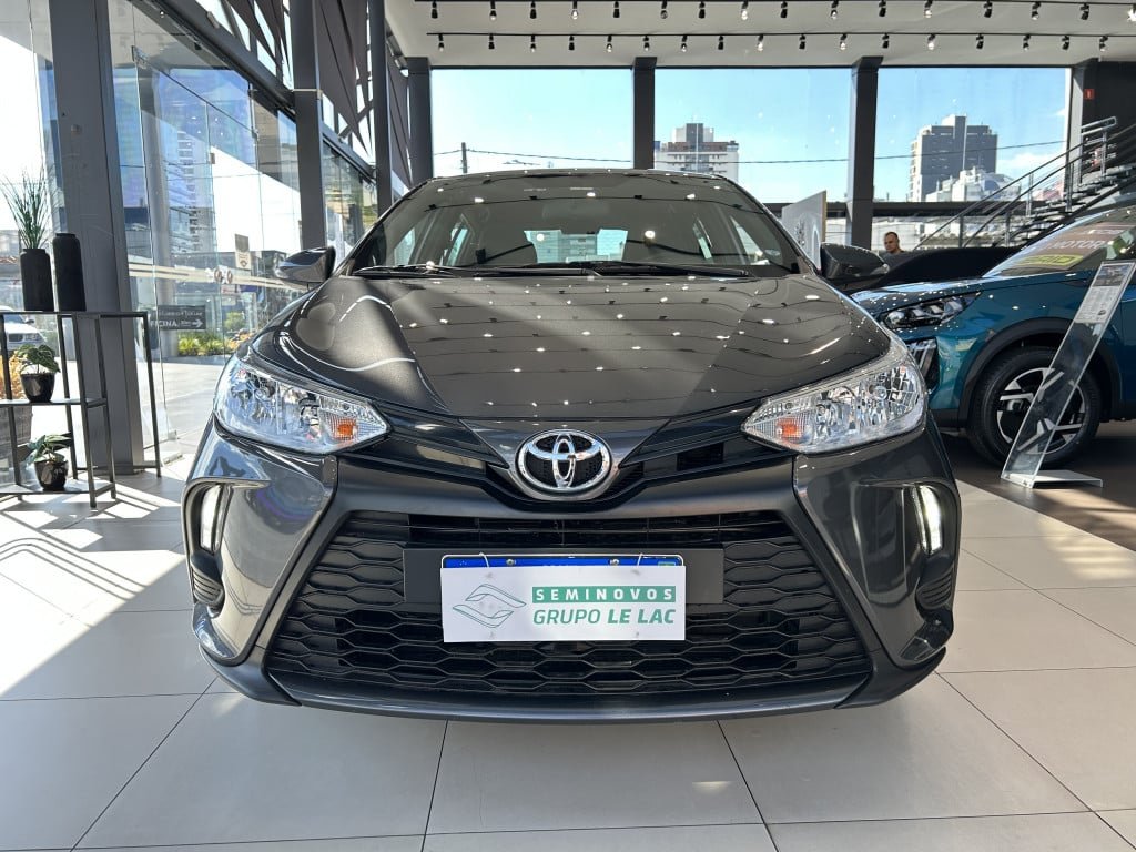 Toyota Yaris XL 1.5 Flex 16V 5p Aut. na cor Cinza em Curitiba / PR - 892376