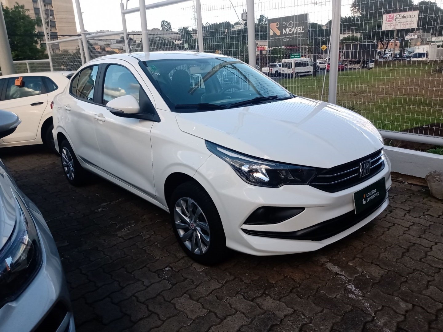 Fiat Cronos 1.3 8V Flex na cor Branco no Porto Alegre / RS - 893292