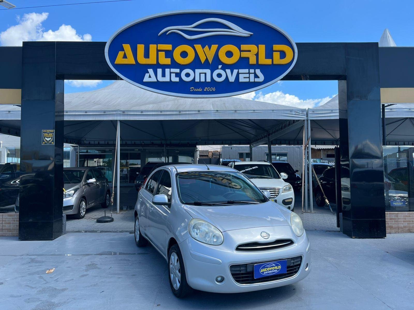 Nissan MARCH SV 1.6 16V FlexStart 5p Mec. na cor Prata em Palhoça / SC - 893602