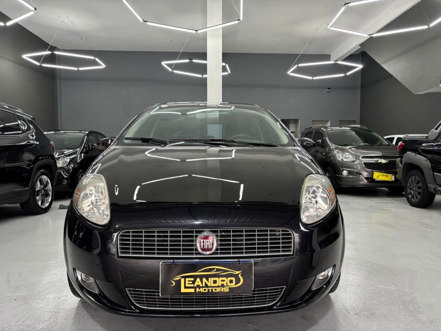 Fiat Punto ESSENCE 1.6 Flex 16V 5p na cor Preto em Campinas / SP - 894021