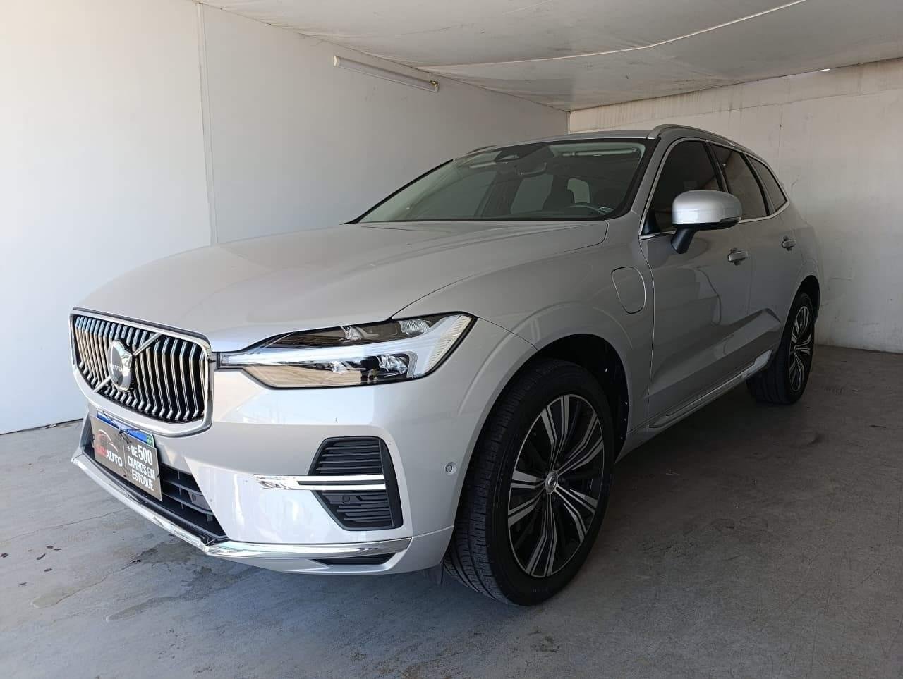 Volvo XC60 T-8 INSCRIPTION 2.0 (Híbrido) na cor Prata no Porto Alegre / RS - 894103