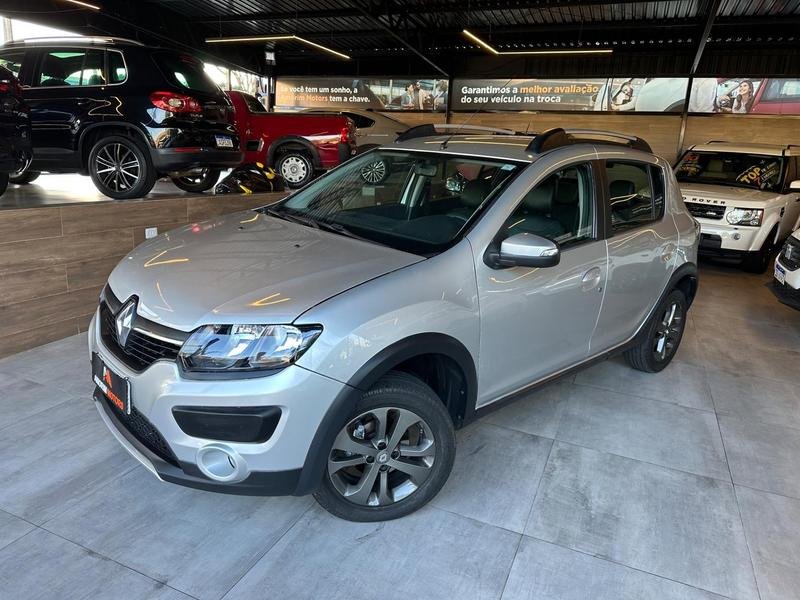 Renault Sandero STEPWAY Easy R Flex 1.6 16V 5p na cor Prata em São José dos Pinhais / PR - 894737
