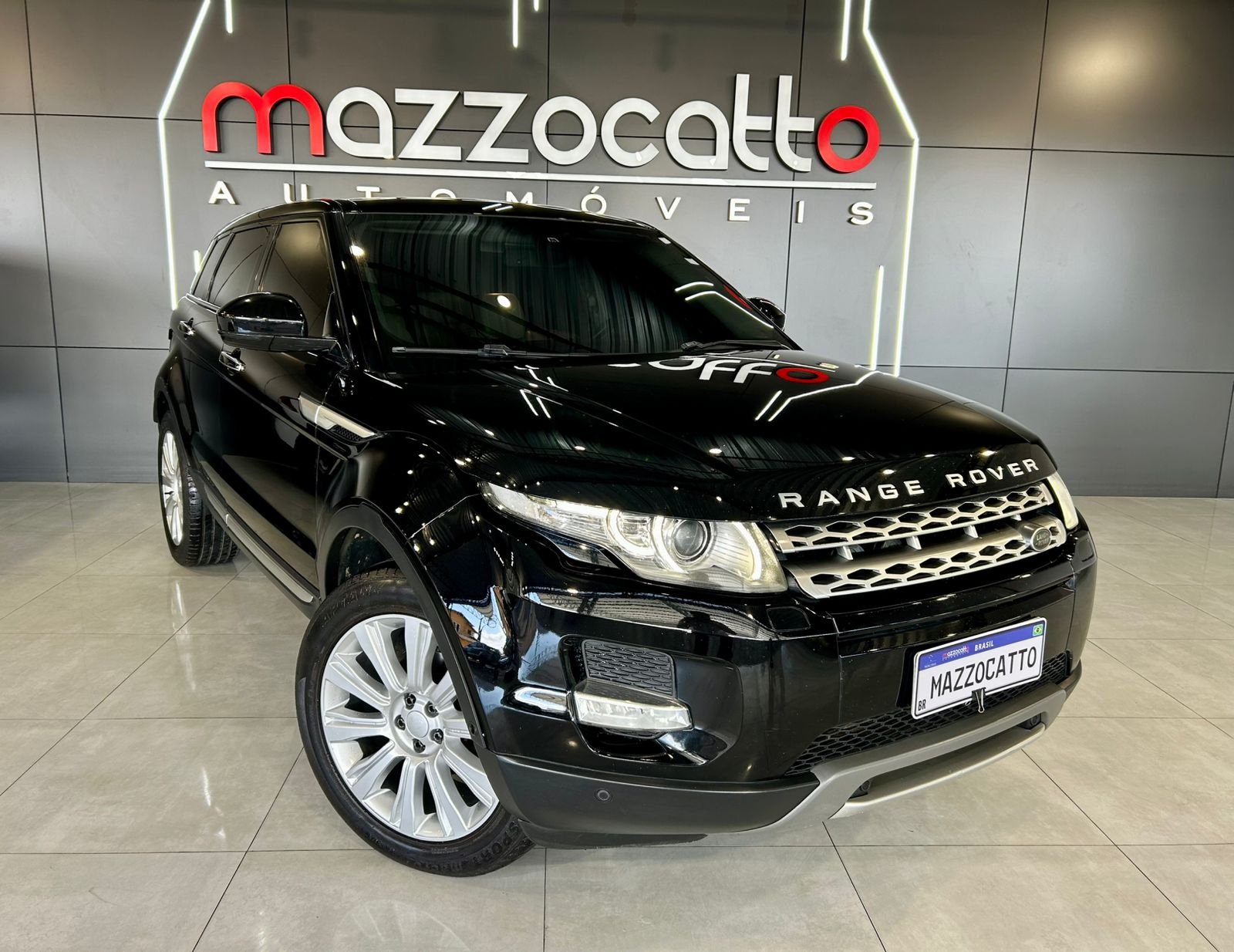 Land Rover Range Rover Evoque Prestige 2.0 Aut. 5p na cor Preto em Joinville / SC - 895631