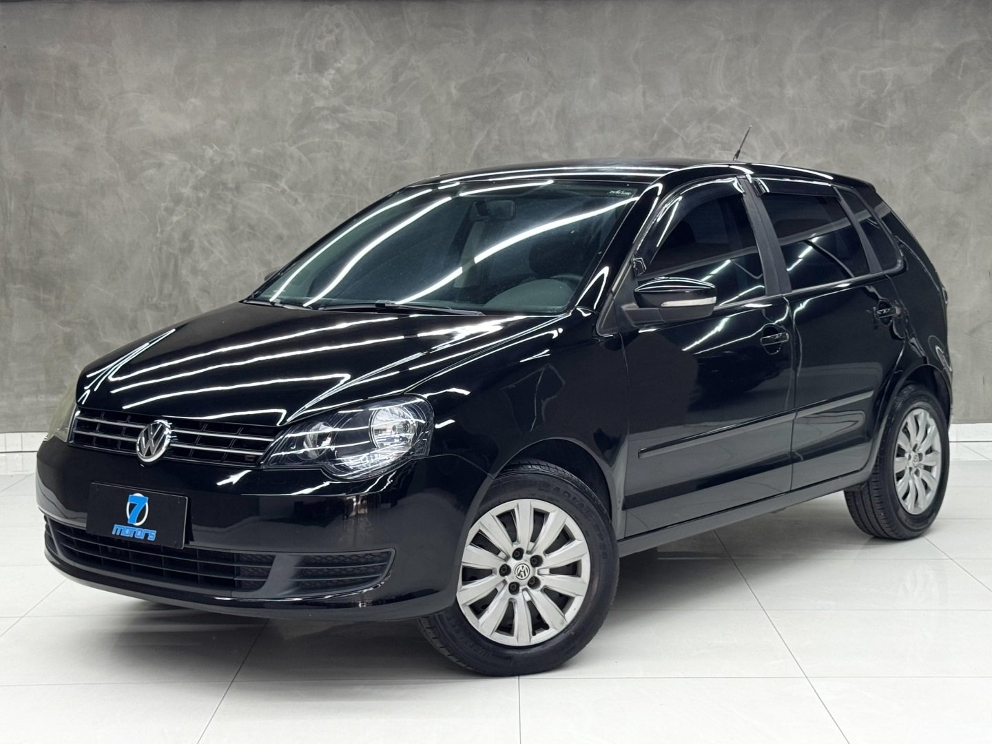 Volkswagen Polo 1.6 Mi/S.Ouro 1.6 Mi Tot.Flex 8V 5p na cor Preto em Colombo / PR - 895696