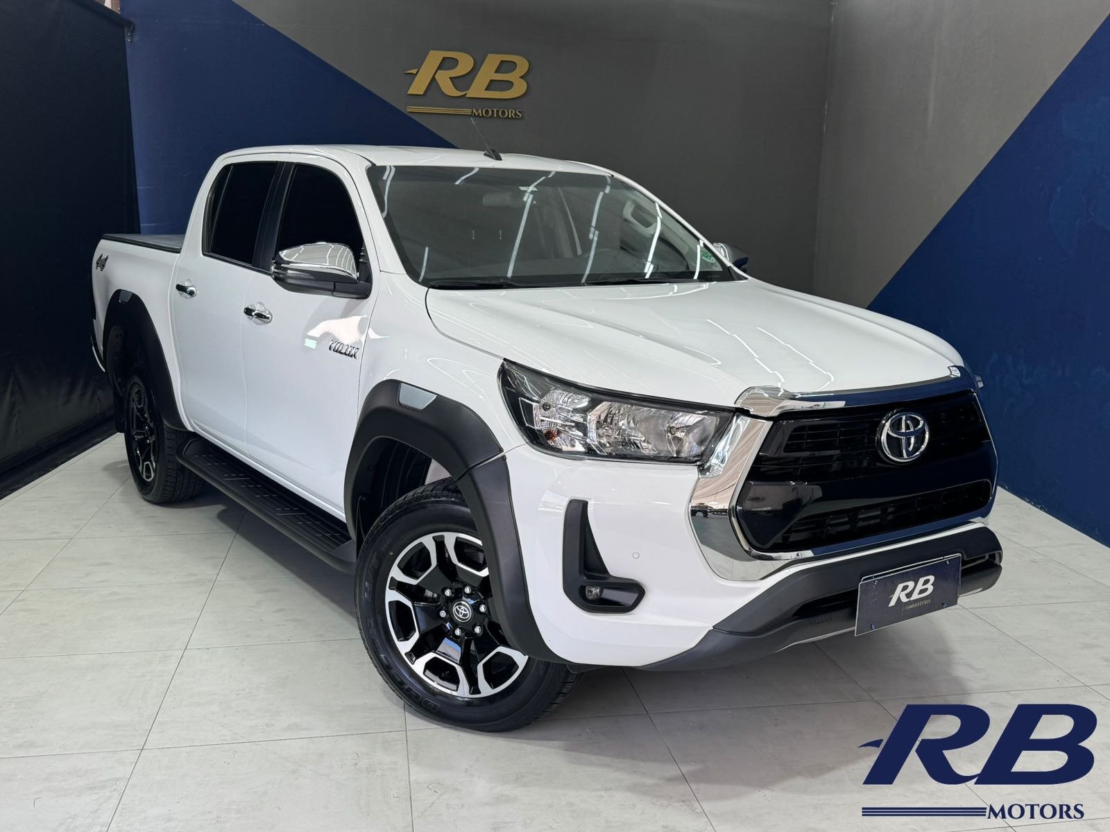 Toyota Hilux CD SRV 4x4 2.8 TDI Diesel Aut. na cor Branco em Itajaí / SC - 896019