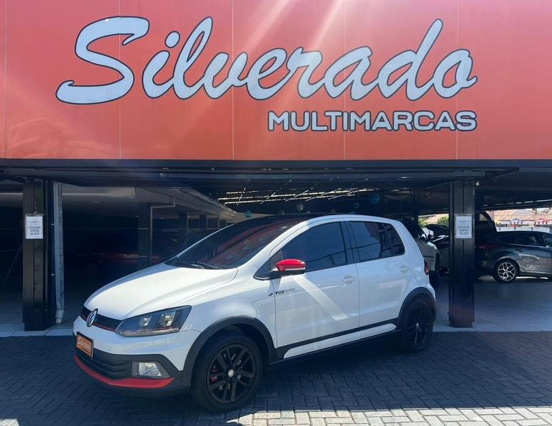 Volkswagen Fox 1.0 Mi Total Flex 8V 3p na cor Branco em São José dos Pinhais / PR - 896135