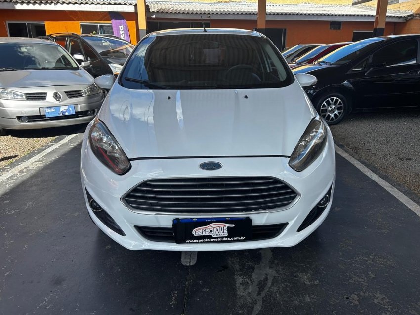 Ford Fiesta TIT./TIT.Plus 1.6 16V Flex Aut. na cor Branco em Colombo / PR - 896237