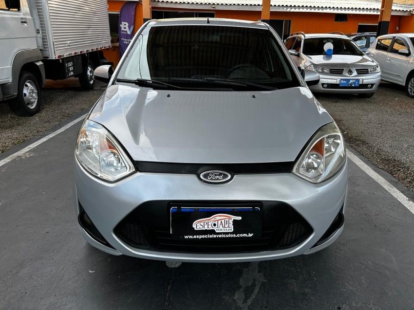 Ford Fiesta Sed. 1.6 8V Flex 4p na cor Prata em Colombo / PR - 896247