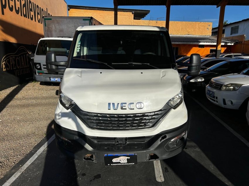 IVECO DAILY CHASSI 70C16 CD 4p (diesel) na cor Branco em Colombo / PR - 896264